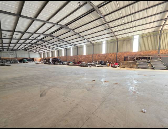 1,632M² WAREHOUSE TO LET IN AEROTON